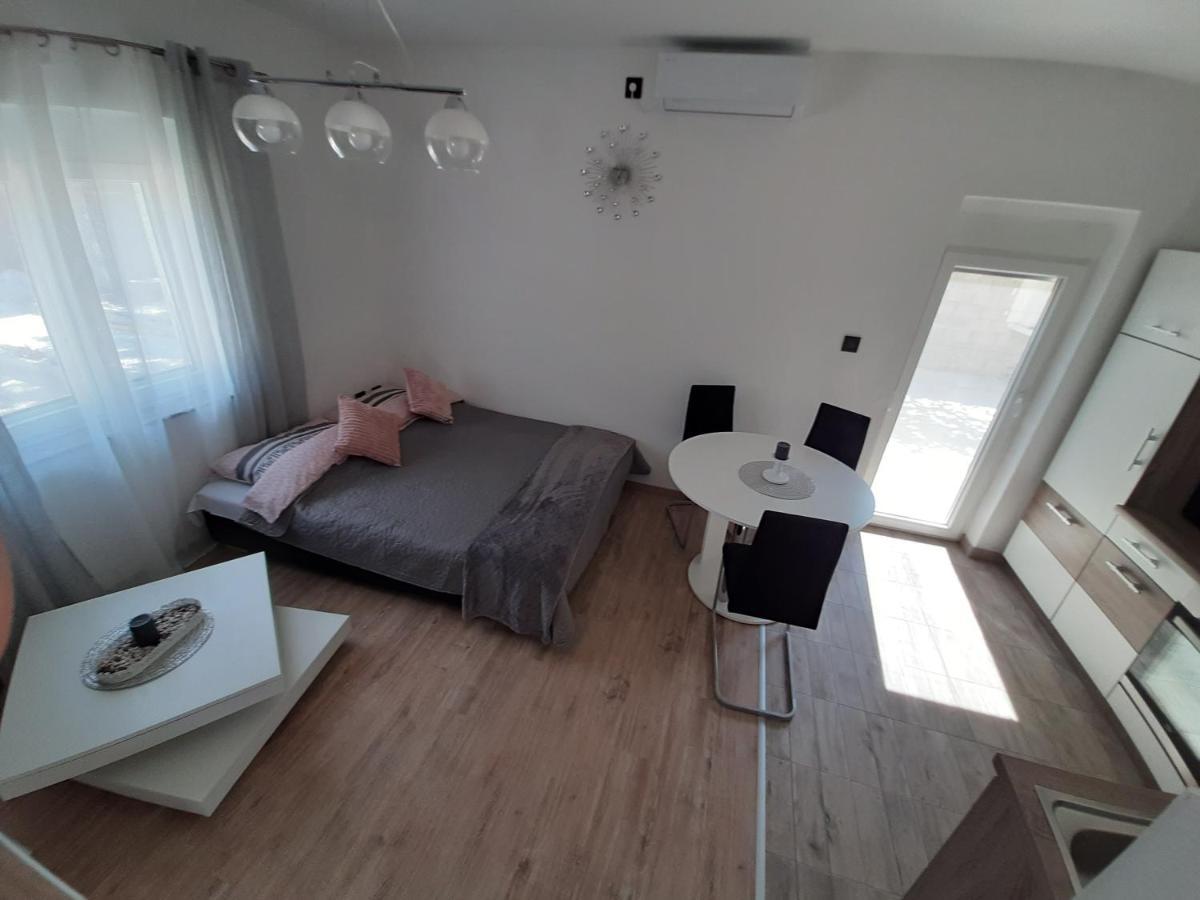 Ferienhaus Karlo Pridraga Exterior foto